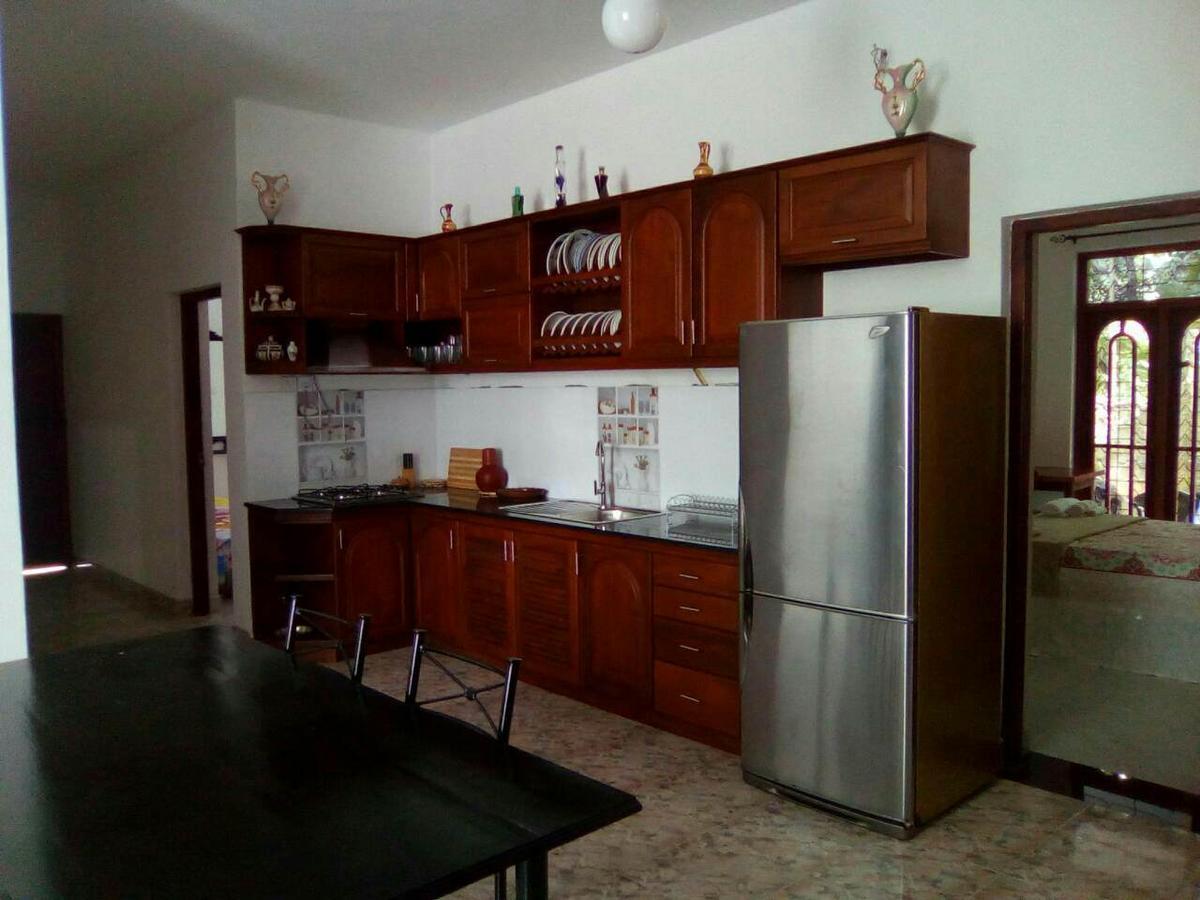 Miracle Villa Канди Экстерьер фото